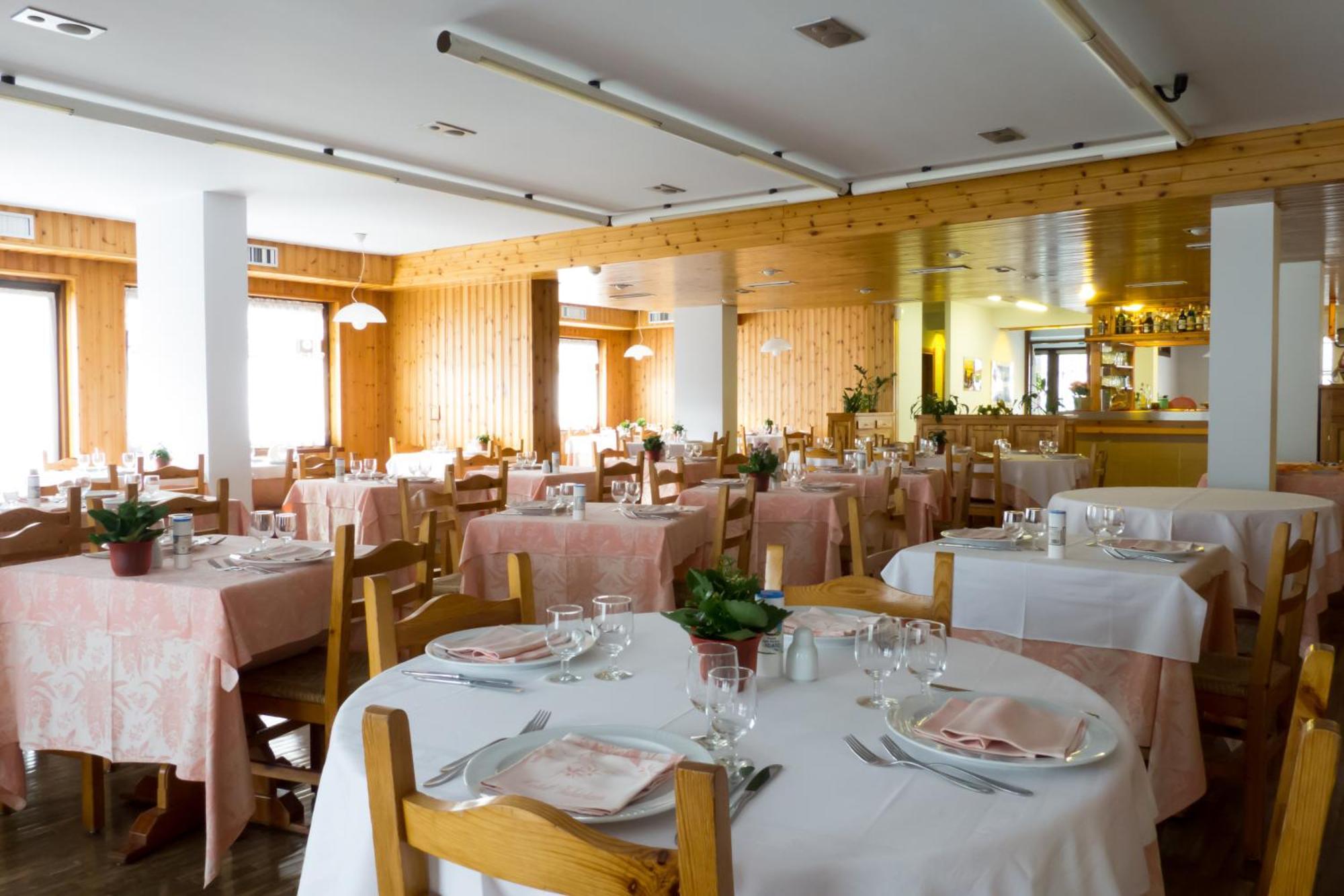 Hotel Valdotain Villeneuve Exterior photo