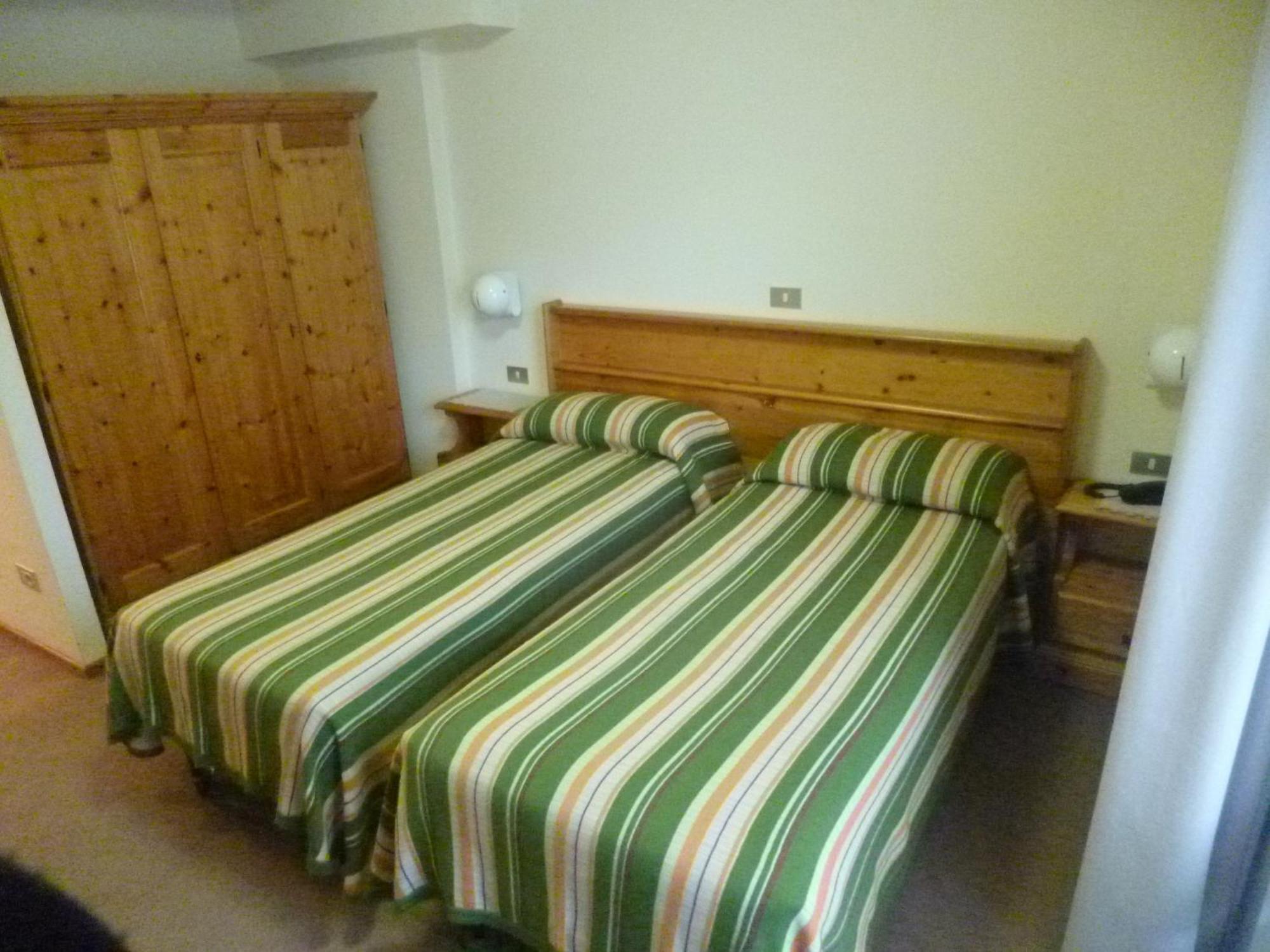 Hotel Valdotain Villeneuve Room photo