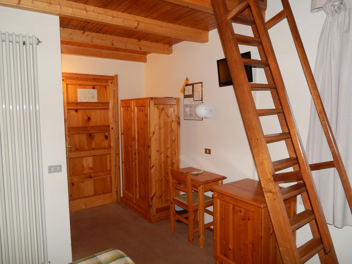Hotel Valdotain Villeneuve Exterior photo